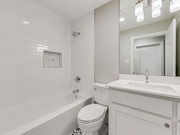 2nd image of 3036 Satsuma Dr