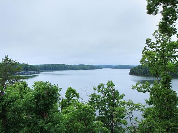 3rd image of 1388 Lakeshore Cir