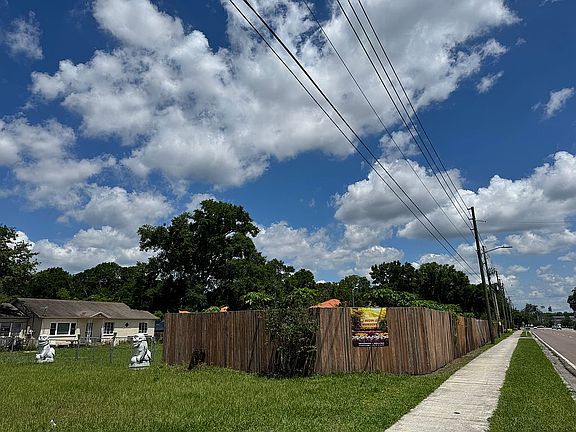 5th image of 2223 Kilmer Ln