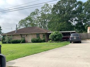 39425 Cornerview Rd, Gonzales, LA 70737
