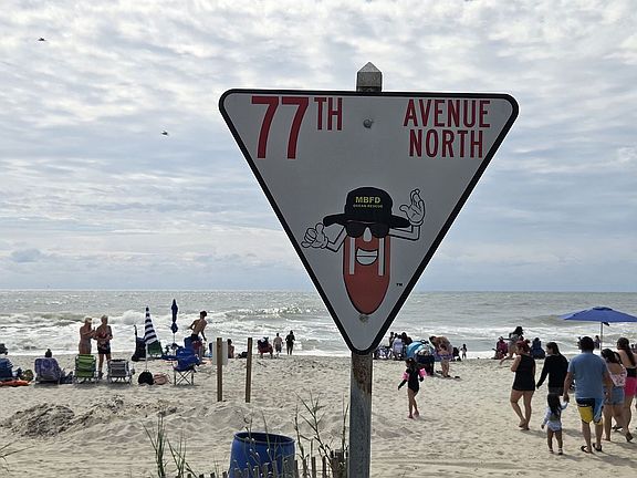  Only 2 blocks to beach