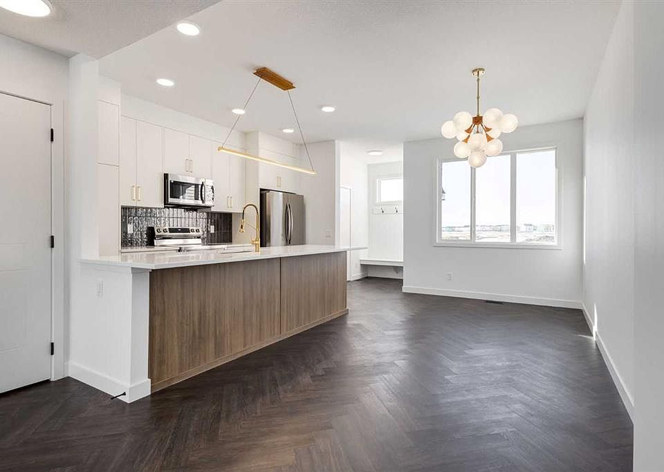 1st image of 282 W Heartwood Parade SE