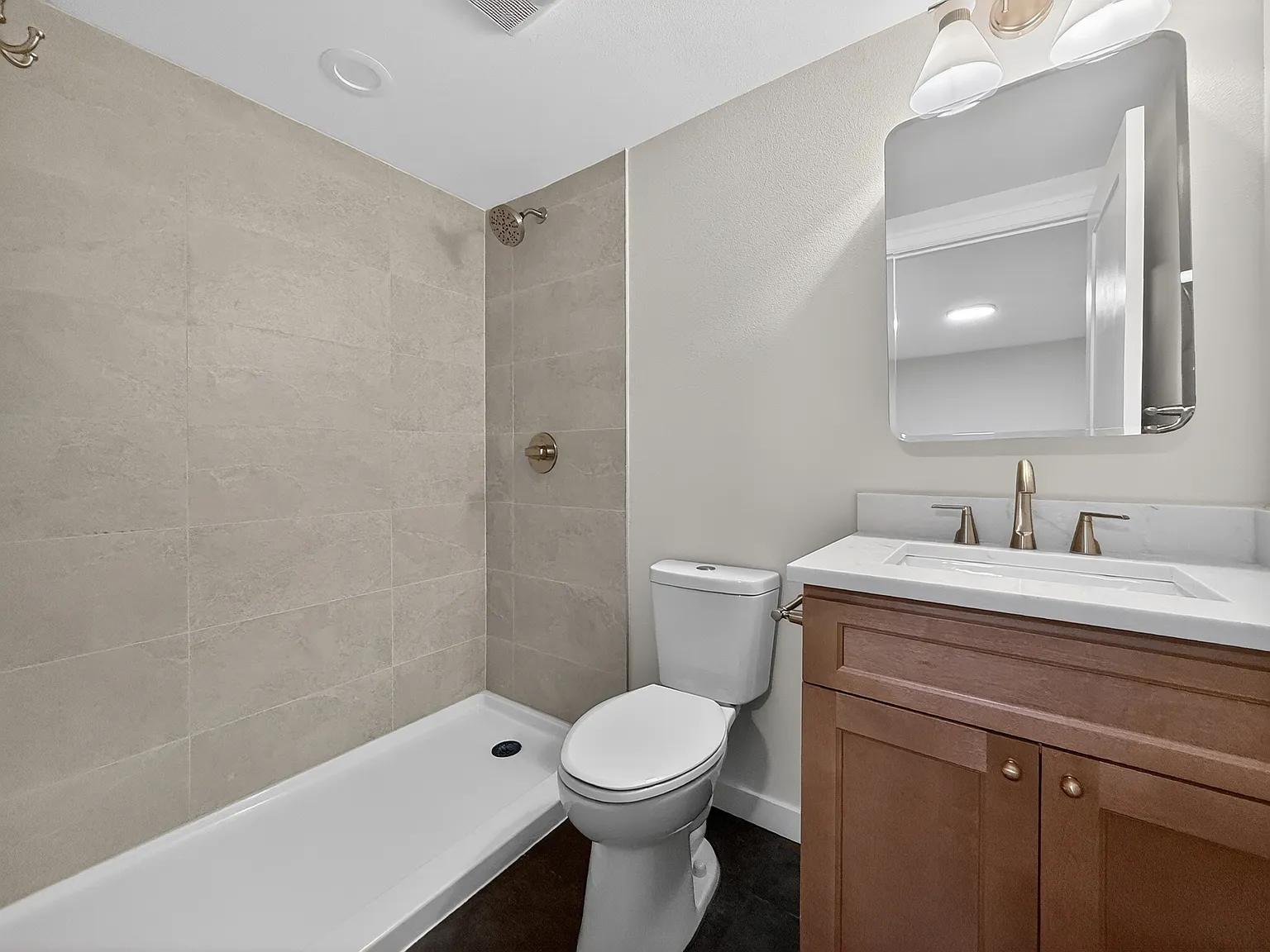 8037 Brooklyn Ave NE, Seattle - 2 — Photo 3