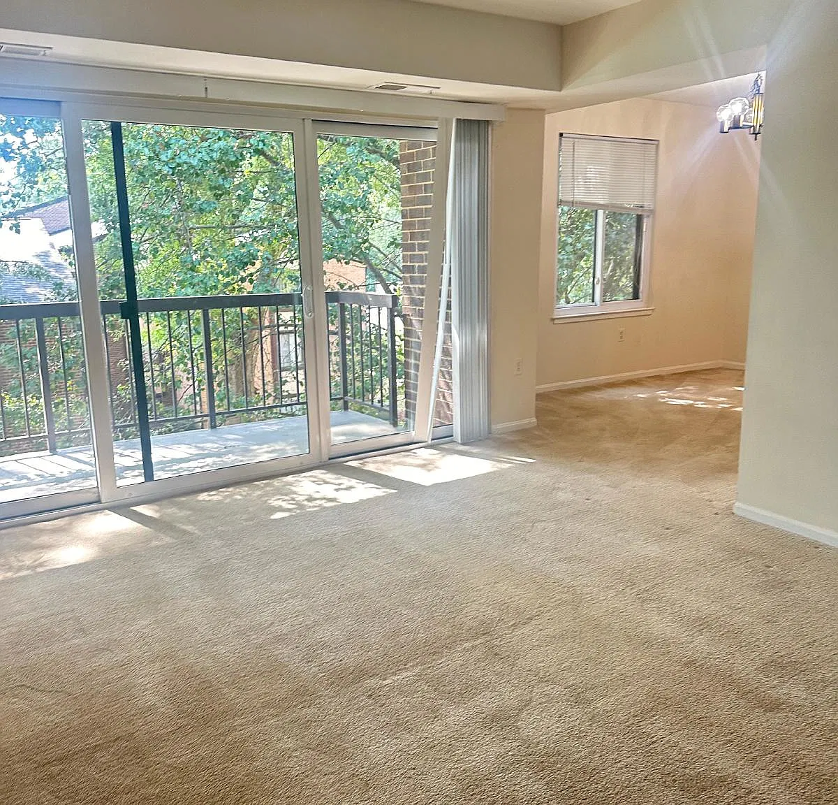 2 bed, 1.5 bath, 1081 sqft, $2,100 — Photo 1