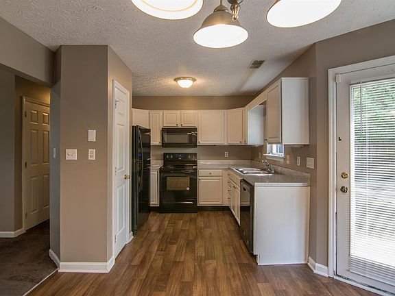 5th image of 168 Clover Valley Dr