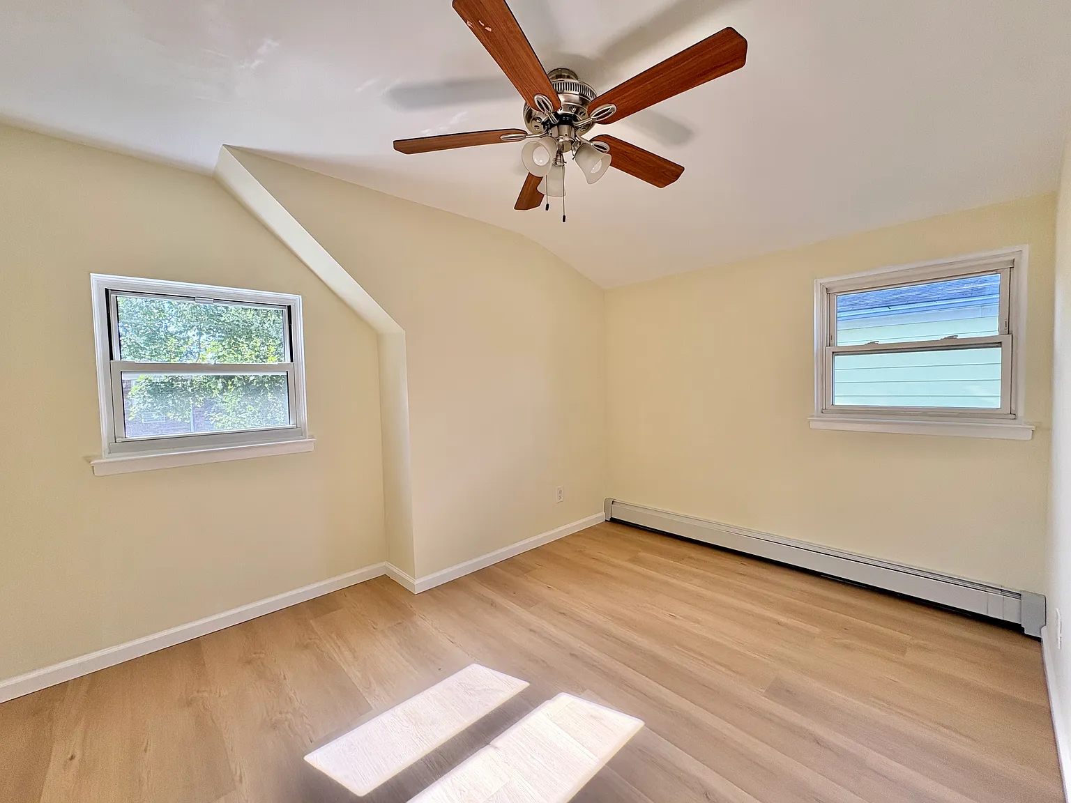 3 bed, 1050 sqft, $3,200 — Photo 3