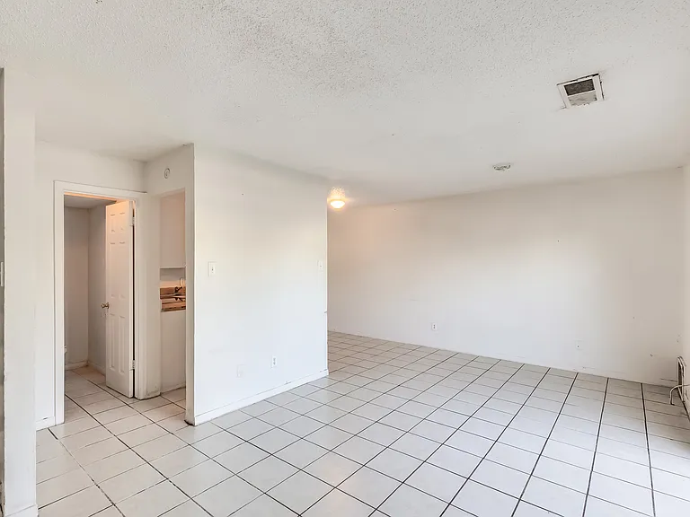 2215 Mission Hill Cir #103 — Photo 9