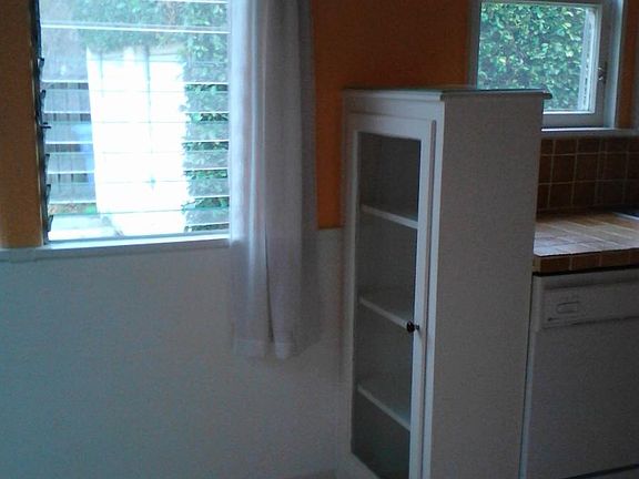 4th image of 4118 La Salle Ave