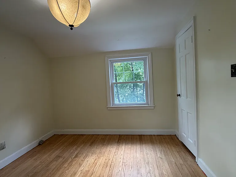 324 E Cedar St — Photo 12