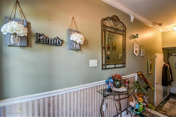 Sold by REMAX Elite | media 4