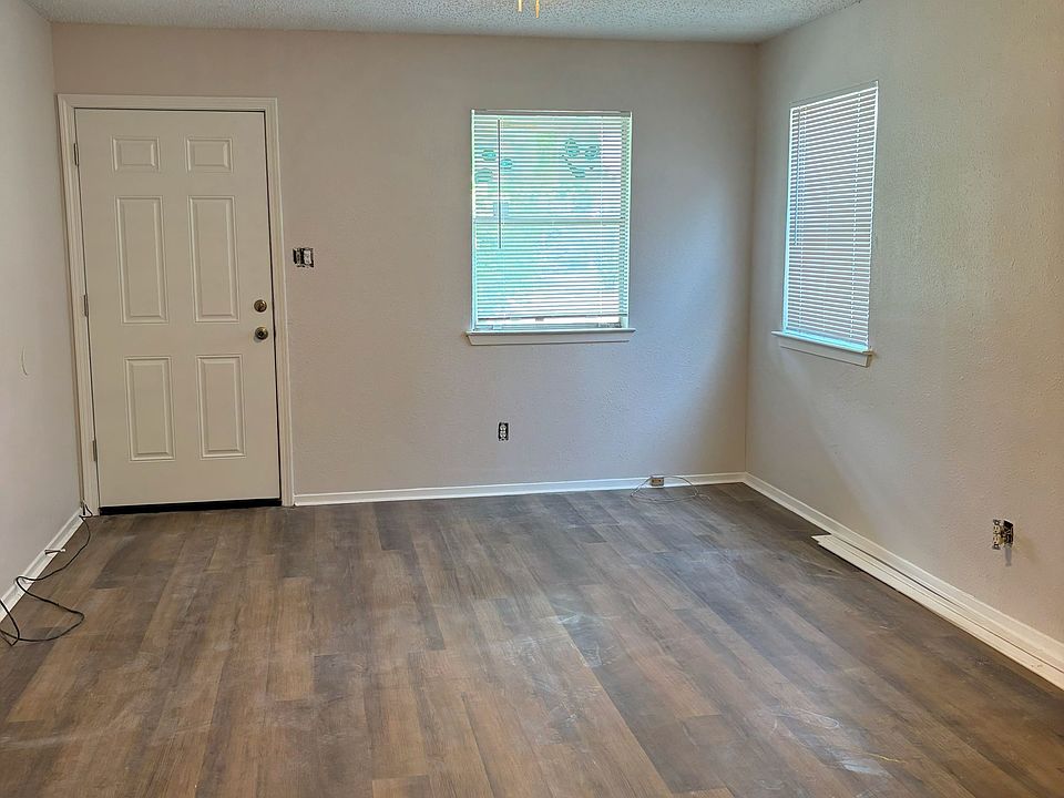 1st image of 2015 E Stassney Ln #B