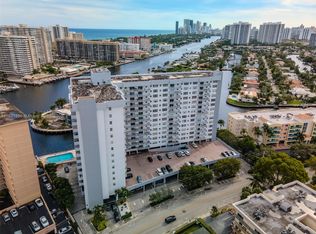 137 Golden Isles Dr APT 709, Hallandale, FL 33009