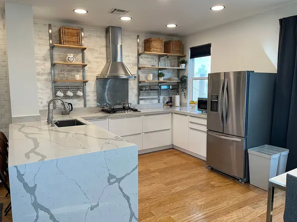 10728 Woodlore Pl, Las Vegas, NV 89144