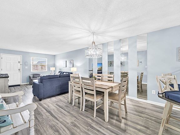 3rd image of 885 Santa Rosa Blvd Unit 203-C