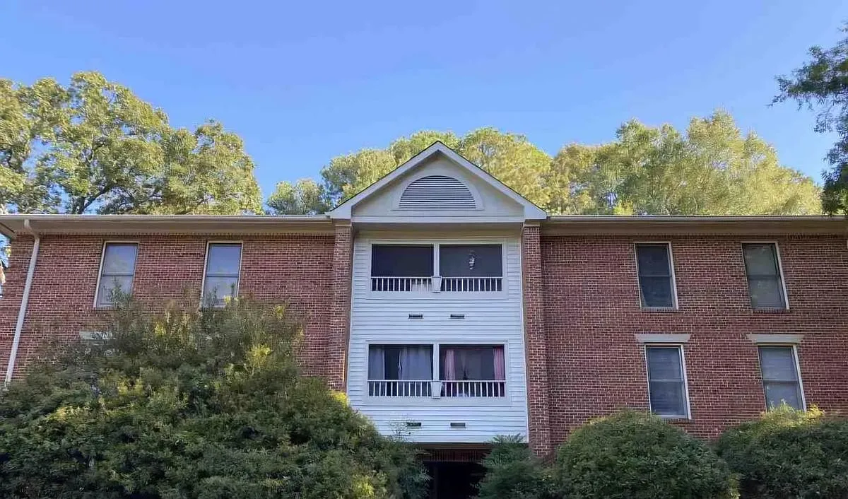 2 bed, 2.0 bath, 960 sqft, $1,645 — Photo 1