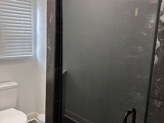 5th image of 515 Vance St