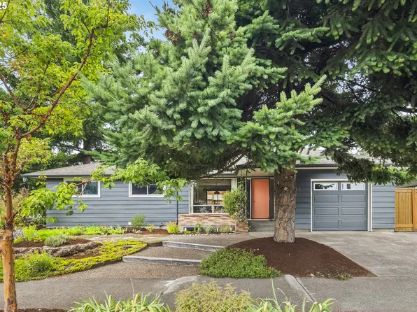 6211 NE Halsey St, Portland, OR 97213