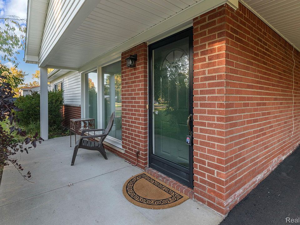 2502 Ivanhoe Dr, photo 4