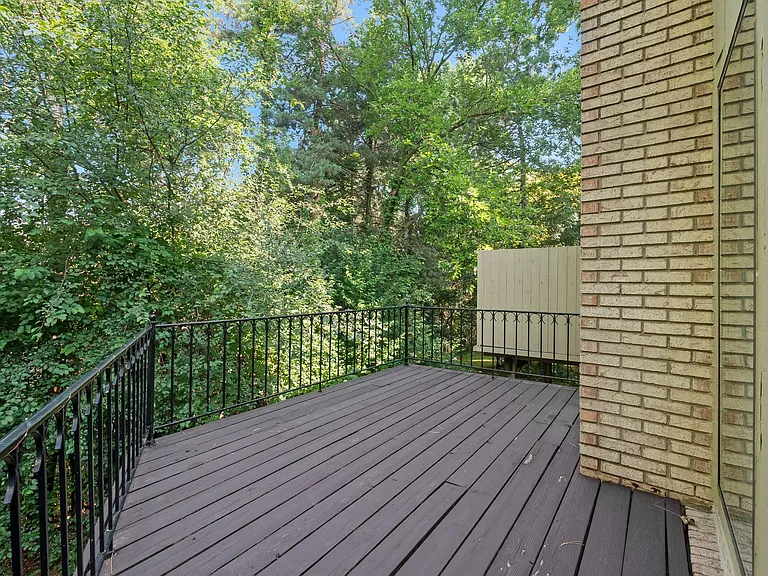 1125 Meadowglen Ct — Photo 31