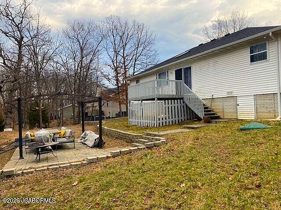 4th image of 113 Camelot Dr
