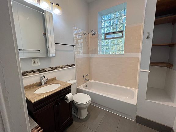 3rd image of 2005 S Allport St #202