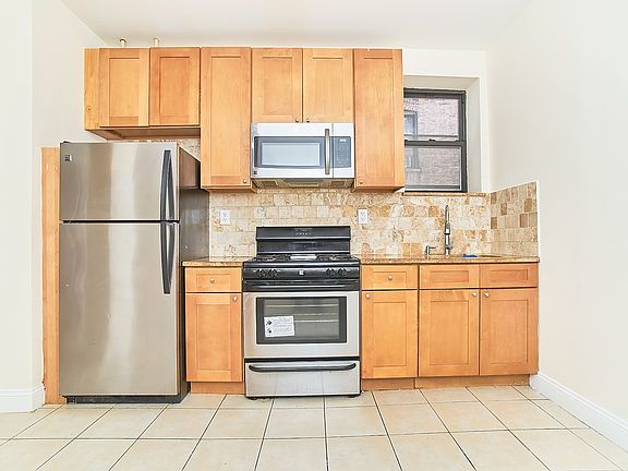 3rd image of 557 W 144th St APT 2B