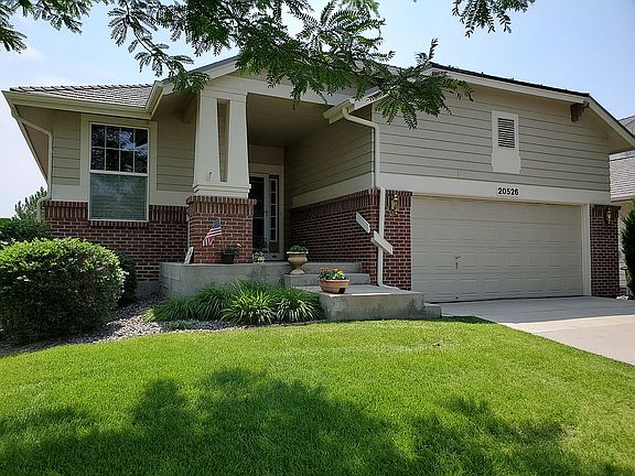 Near Mailbox & Visitr Prkng 