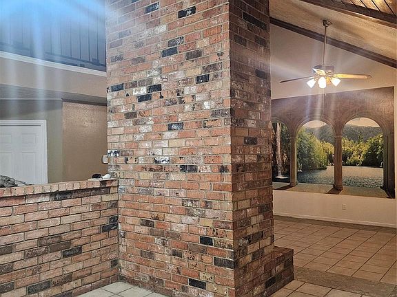 4th image of 4011 NE Alshire Dr