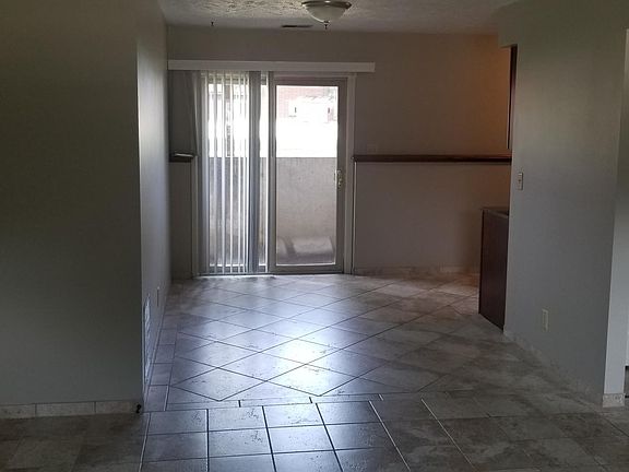 5th image of 660 Kennedy Dr APT 5