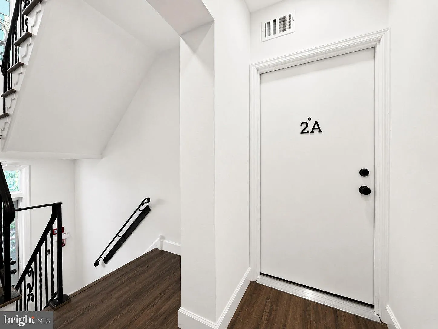 2 bed, 1050 sqft, $3,100 — Photo 2