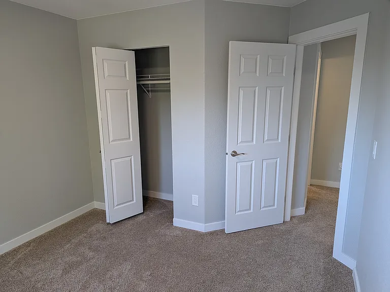 353 E St #B — Photo 18