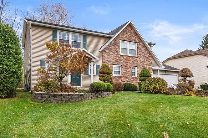 1st image of 20 Sanders Farm Dr #1