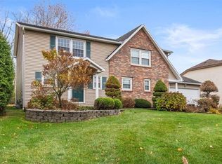 20 Sanders Farm Dr #1, Penfield, NY 14526