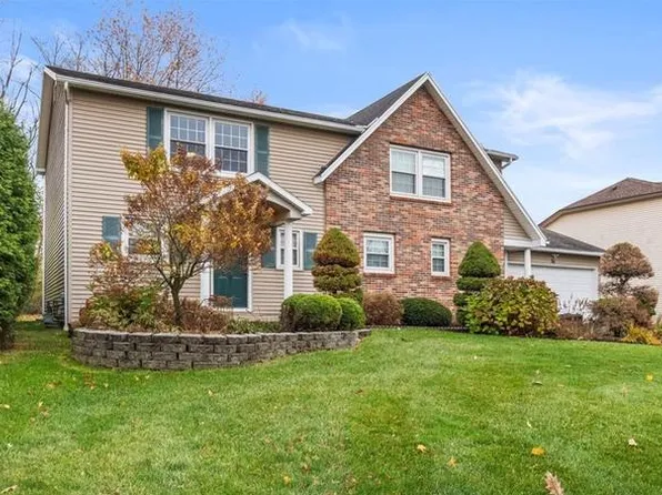 20 Sanders Farm Dr #1, Penfield, NY 14526