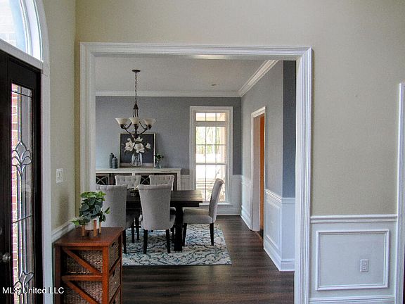 3rd image of 14215 Wolf Run Blvd