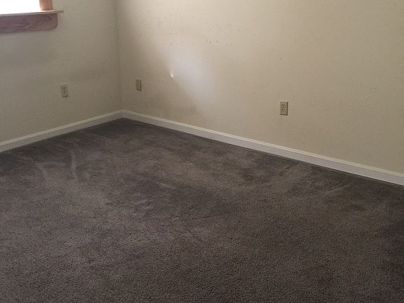 3rd image of 401 Fairfax St APT 3