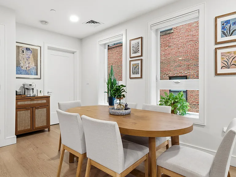 301 Border St #302 — Photo 11