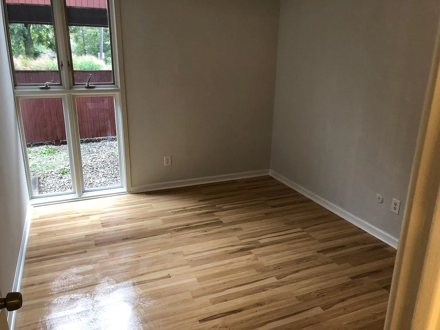 2 bed, 896 sqft, $1,900 — Photo 1