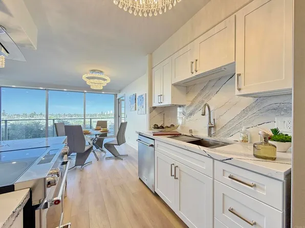 1820 Avenida Del Mundo Unit 208, Coronado, CA 92118