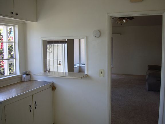 4th image of 813 Washington Ave