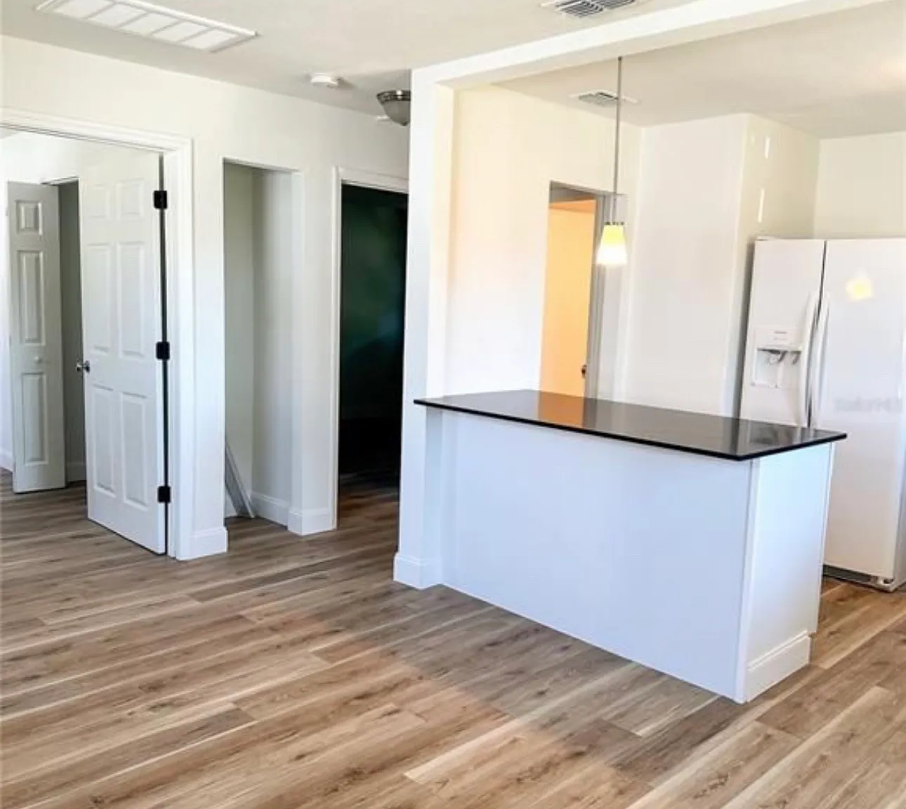 422 E St — Photo 1