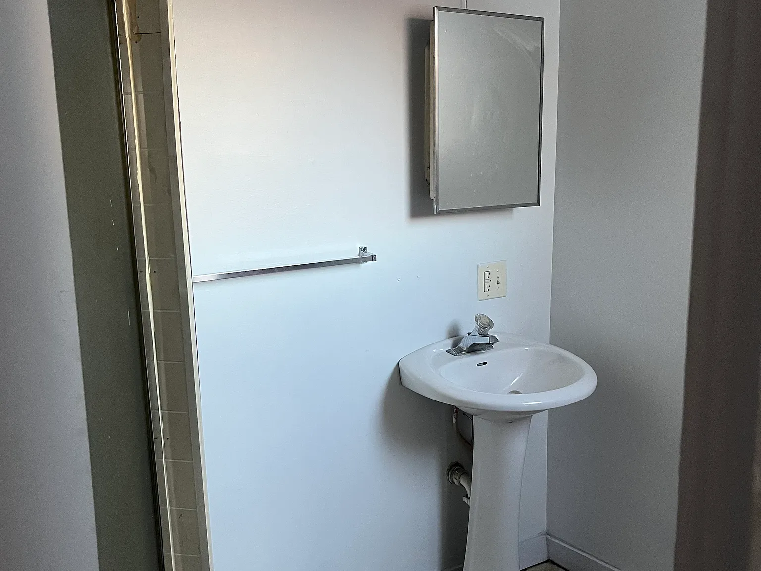 Studio, $650 — Photo 4