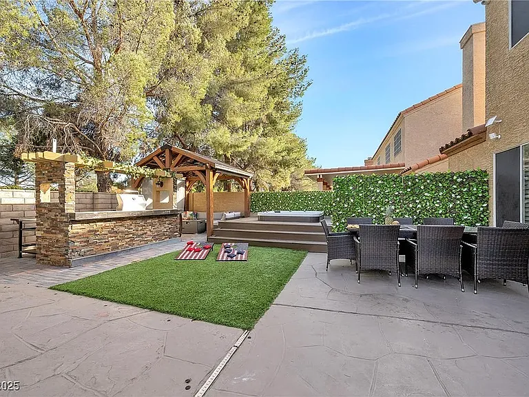 2728 Monrovia Dr — Photo 12