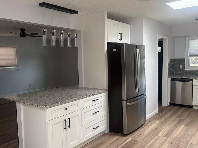 8429 James Ave NE — Photo 19