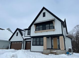 4598 Sunset Ln, Minnetrista, MN 55331