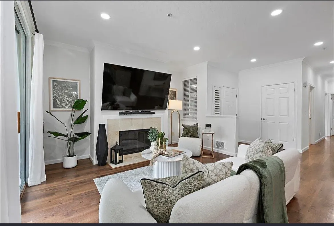 3 bed, 1283 sqft, $4,650 — Photo 4
