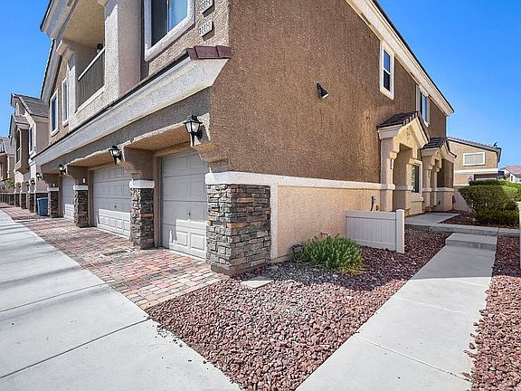 2nd image of 3221 Orange Orchid Pl Unit 1