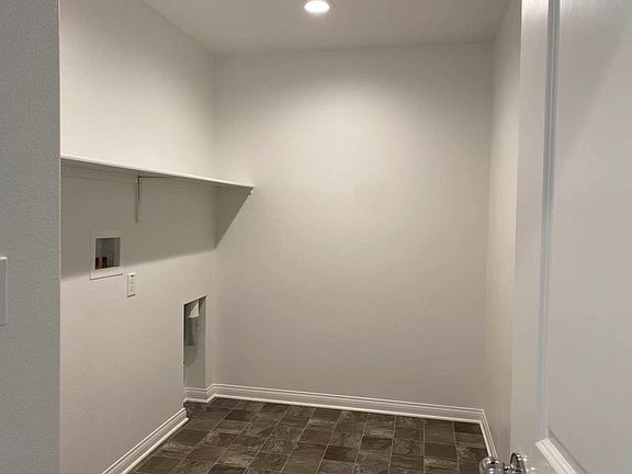 4th image of 33029 Clairette Ct