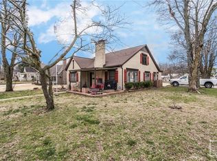 409 N Main St, Bentonville, AR 72712