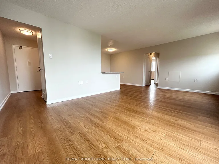 82 Millside Dr #1003 — Photo 3